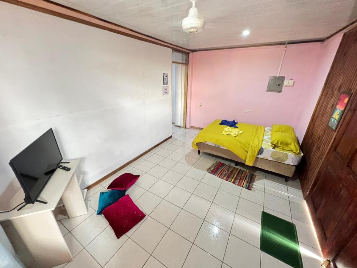 Mochis Apartment Quepos Exterior photo
