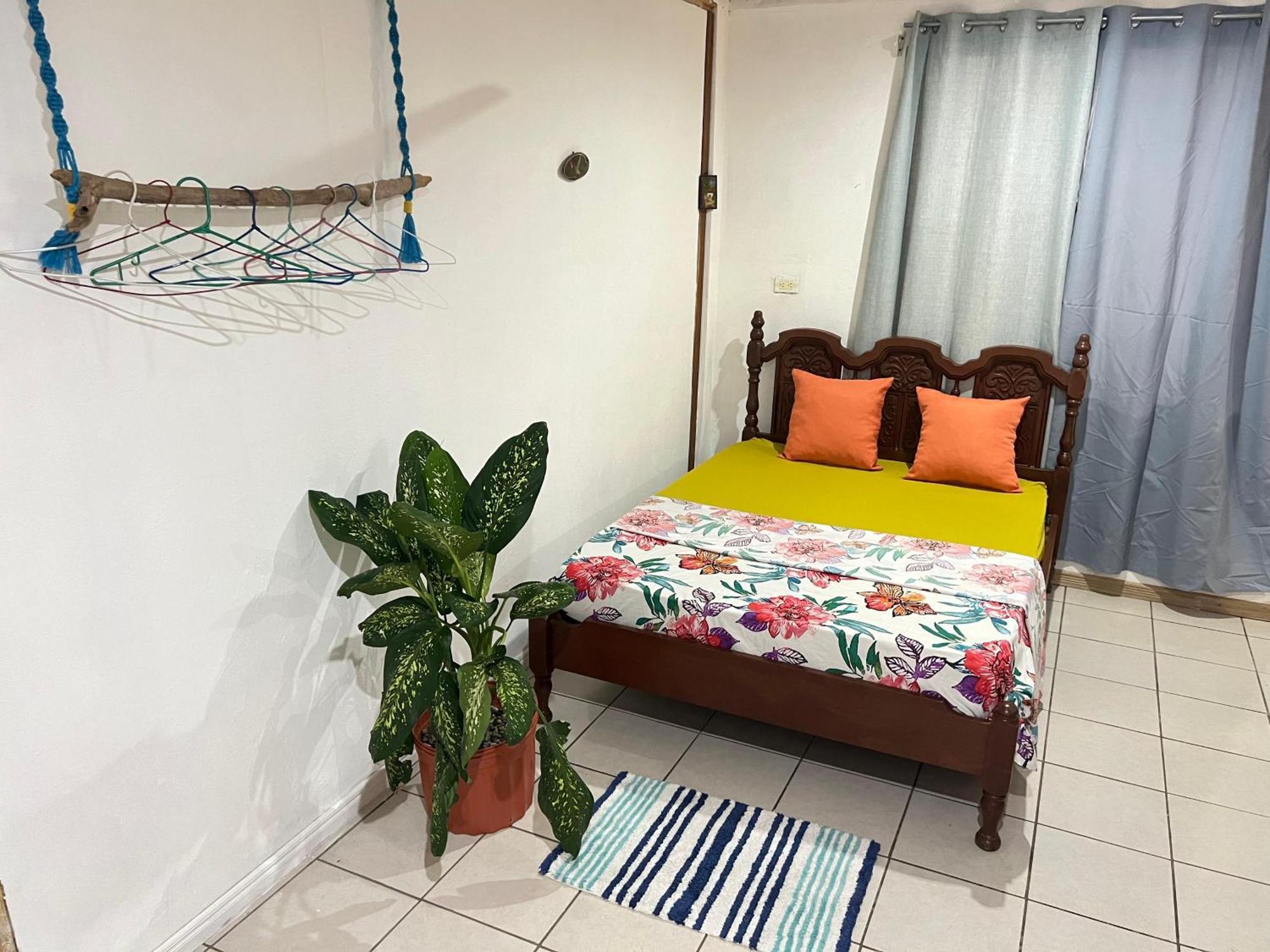 Mochis Apartment Quepos Exterior photo