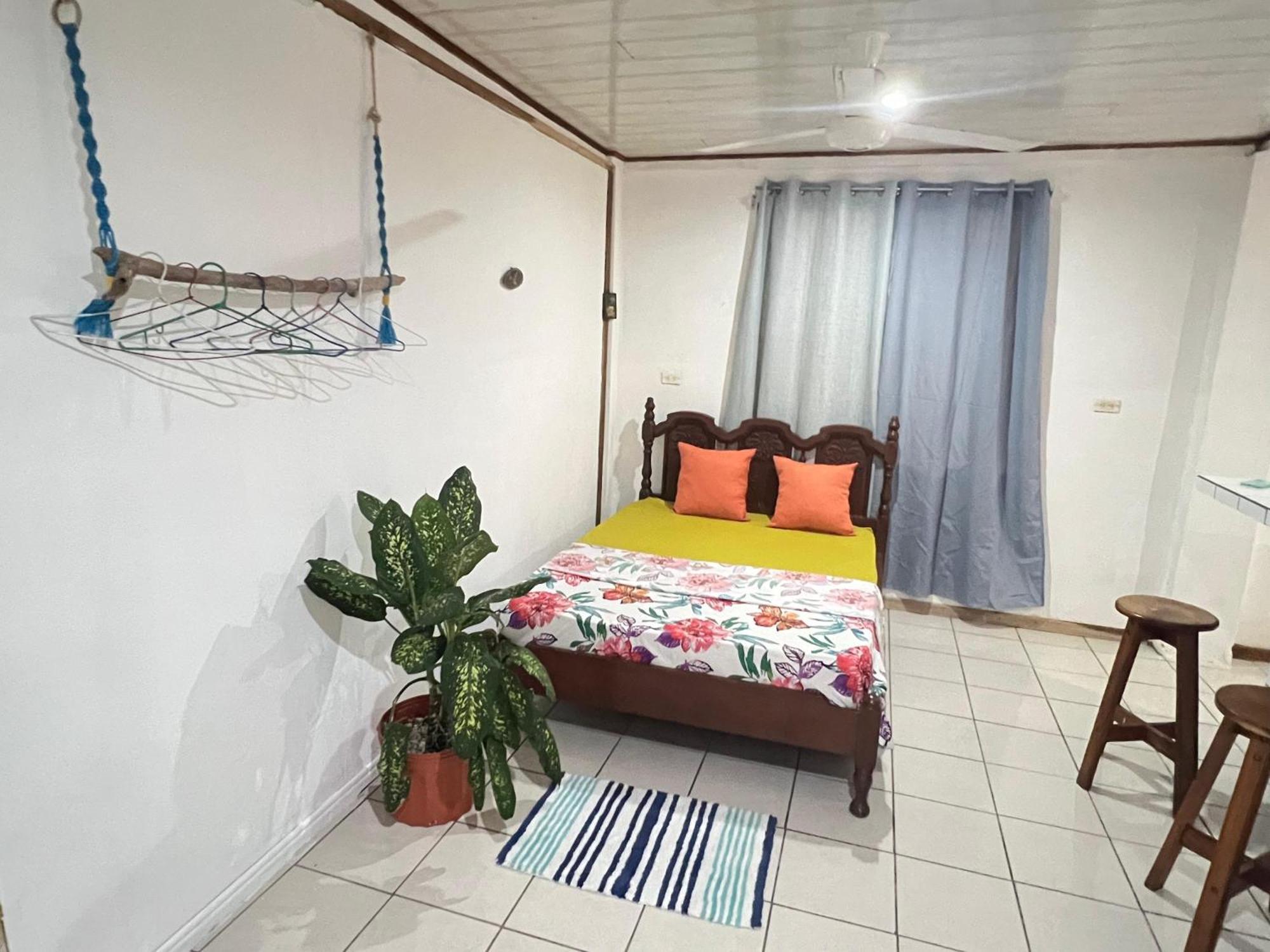 Mochis Apartment Quepos Exterior photo