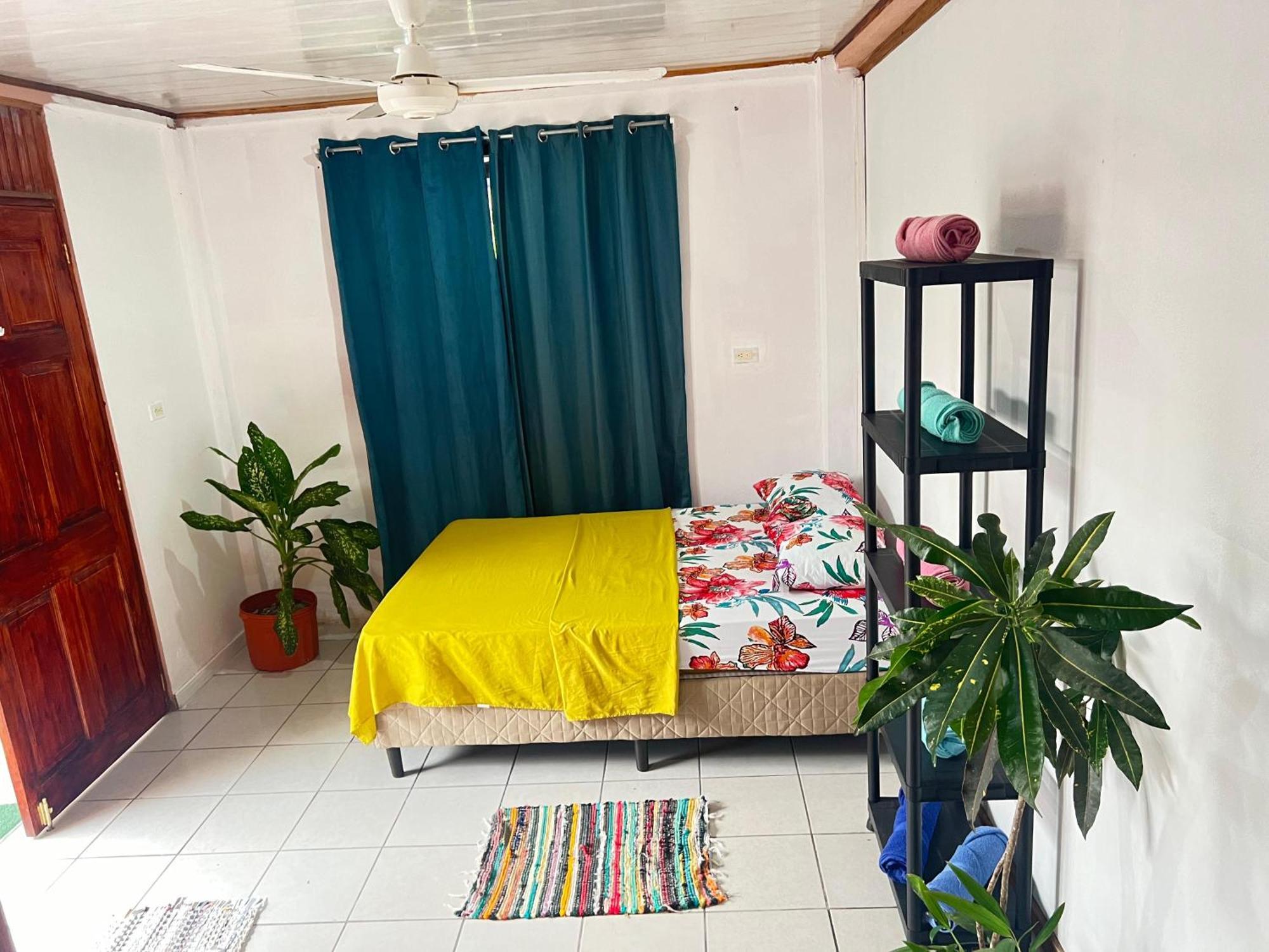 Mochis Apartment Quepos Exterior photo
